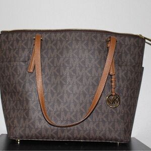 Michael Kors Jet Set Travel Large Tote